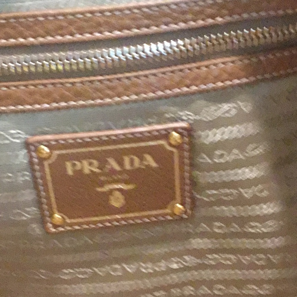 Large caramel leather Prada tote. 19x14 with shoulder straps - Picture 3 of 5